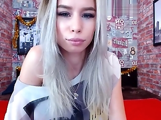 Sexy White Teen On Webcam